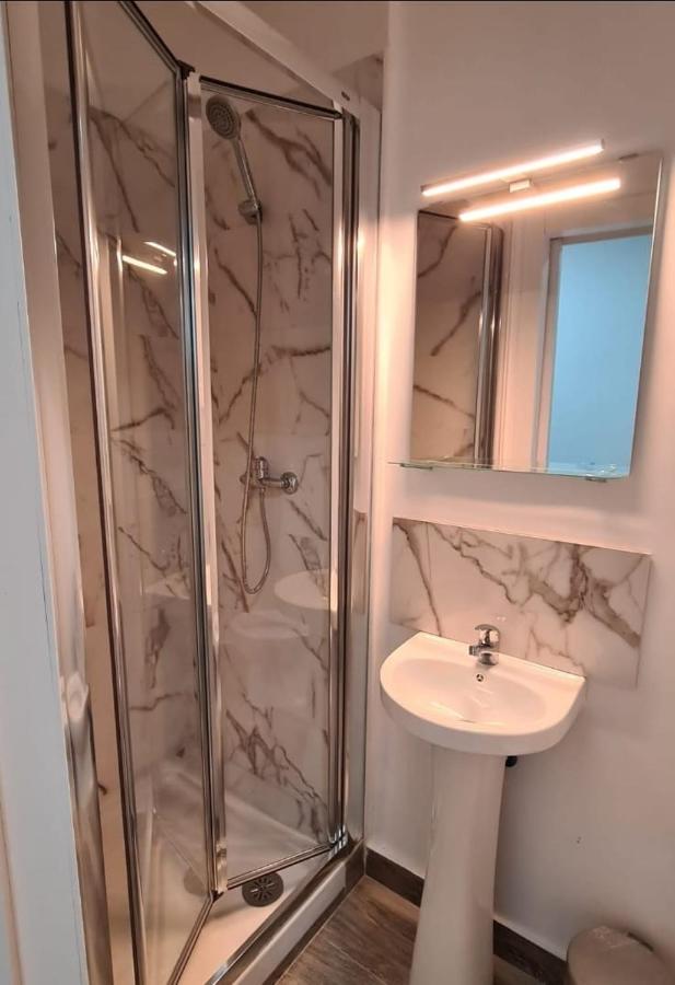 Hostal Vara Madrid Luaran gambar