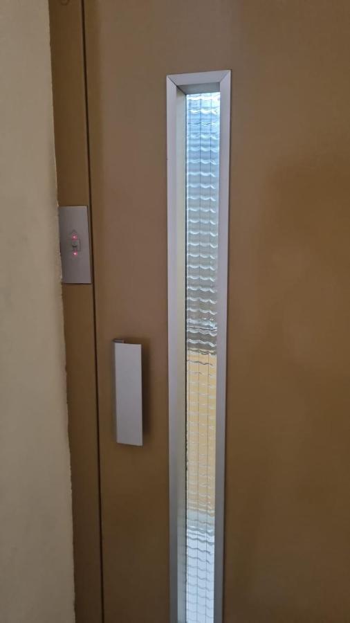 Hostal Vara Madrid Luaran gambar