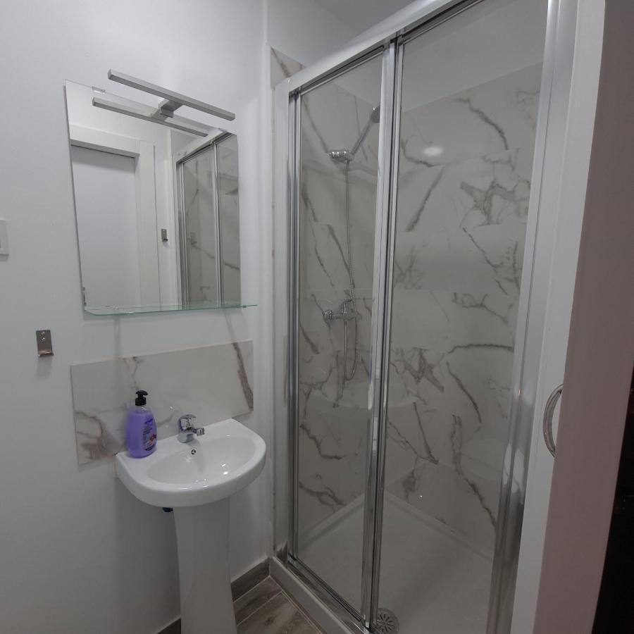 Hostal Vara Madrid Luaran gambar