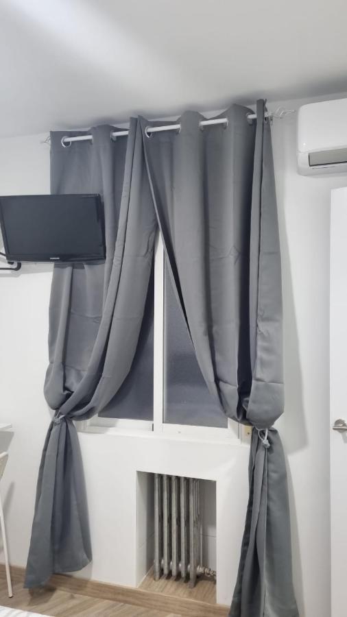 Hostal Vara Madrid Luaran gambar