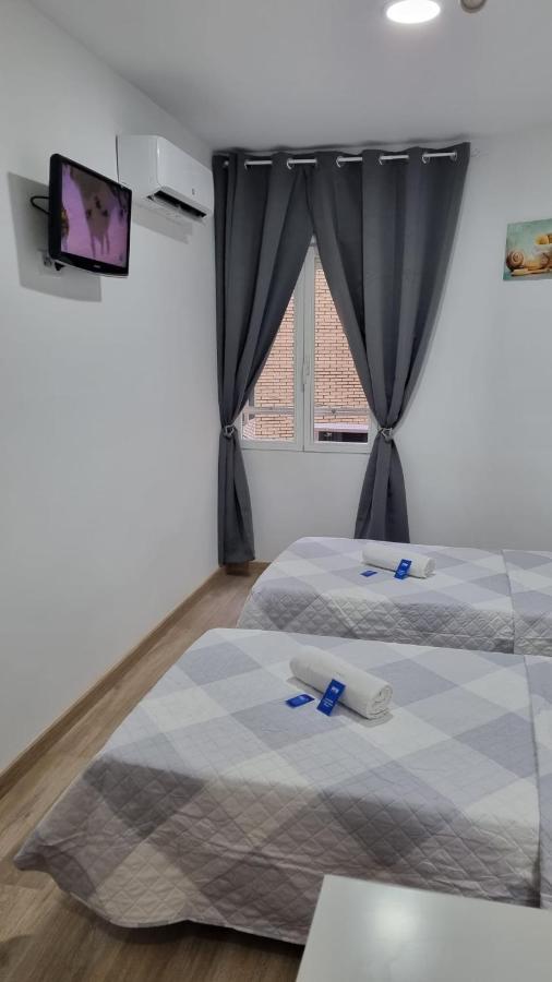 Hostal Vara Madrid Luaran gambar
